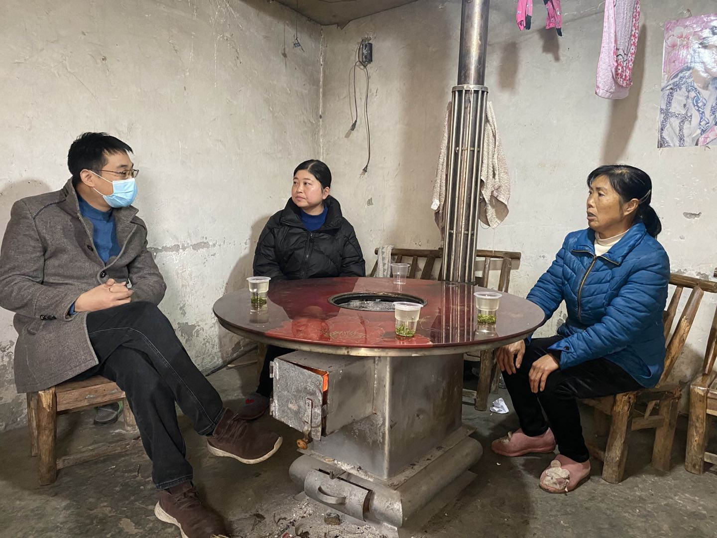  菠菜担保网：让难题职工温暖过年-新闻动态-菠菜担保网