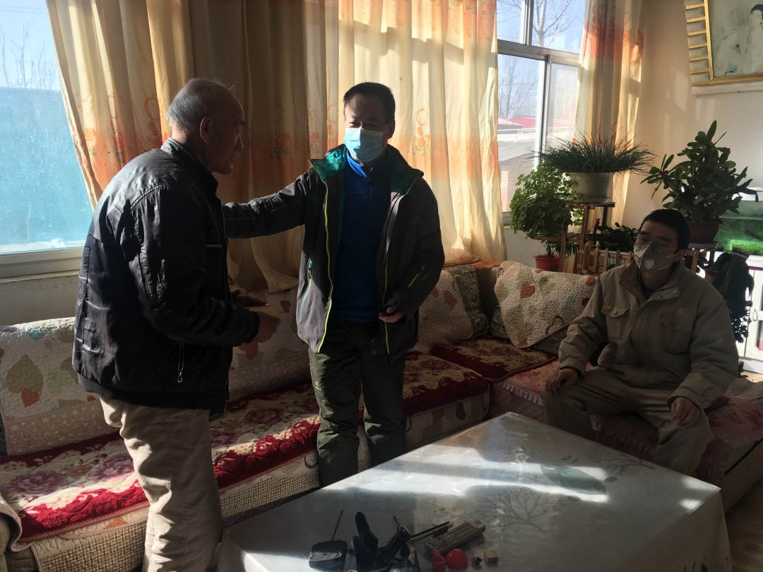  菠菜担保网：让难题职工温暖过年-新闻动态-菠菜担保网