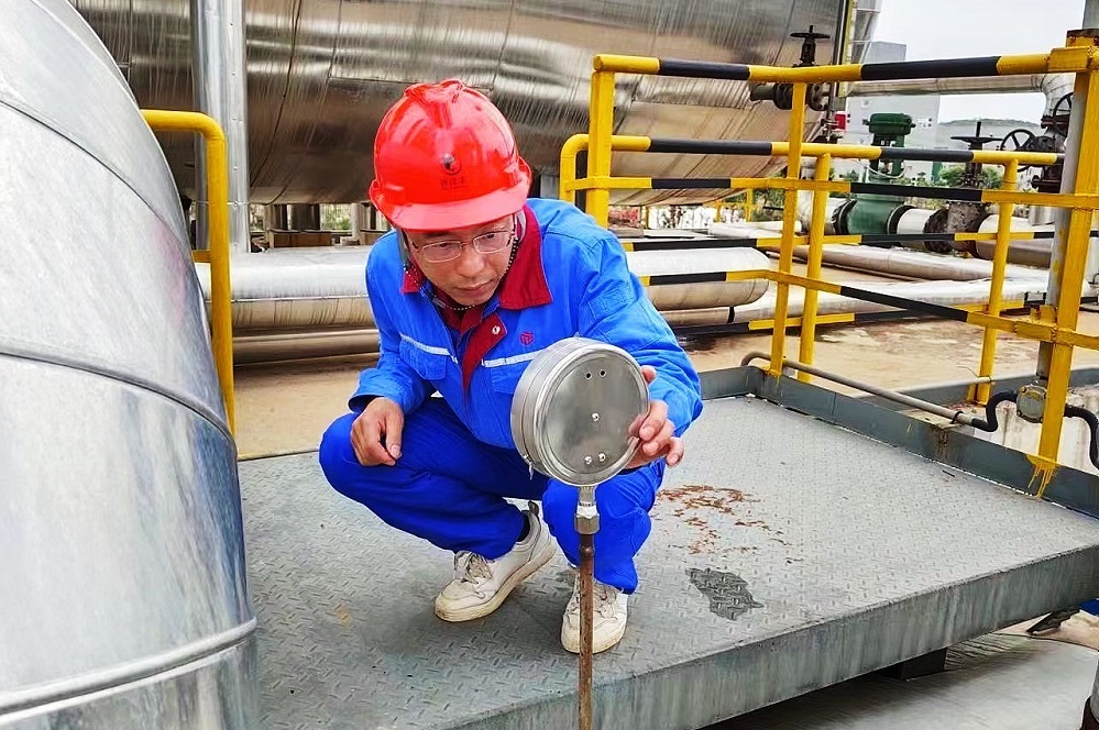 2021年度集团劳动模范、宜昌菠菜担保网硫酸厂硫酸车间主任吴启国吴启国.jpg