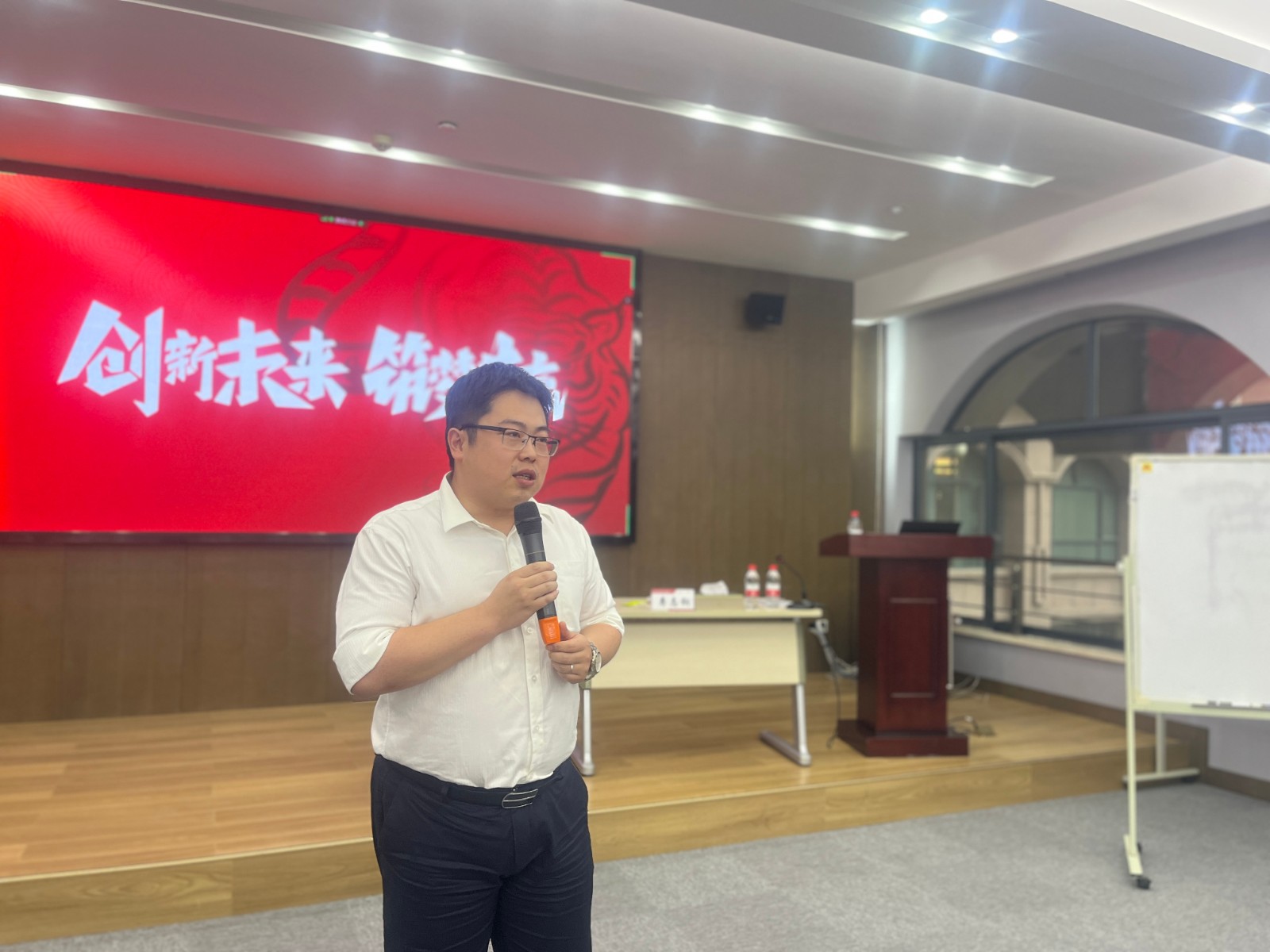 菠菜担保网开展第三期中高层综合能力提升班营销专题培训-新闻动态-菠菜担保网
